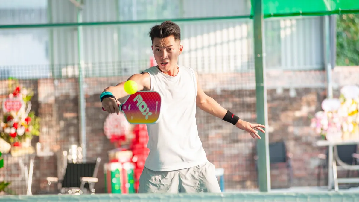 How to Call the Score in Pickleball (The Part That Confuses Everyone at First)